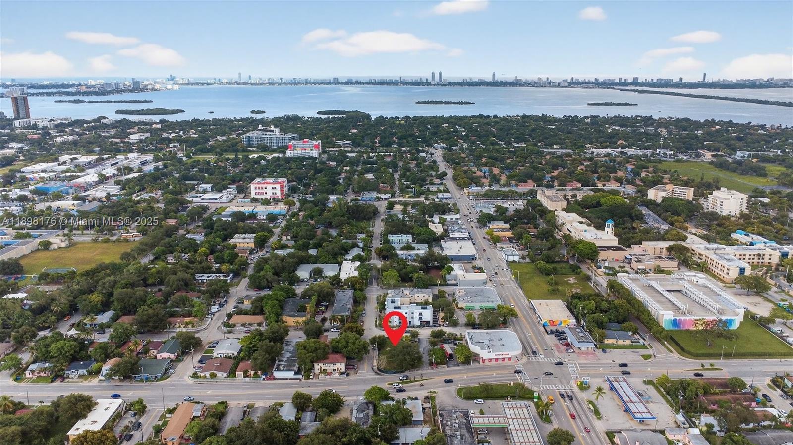 COMMERCIAL CENTER - Land