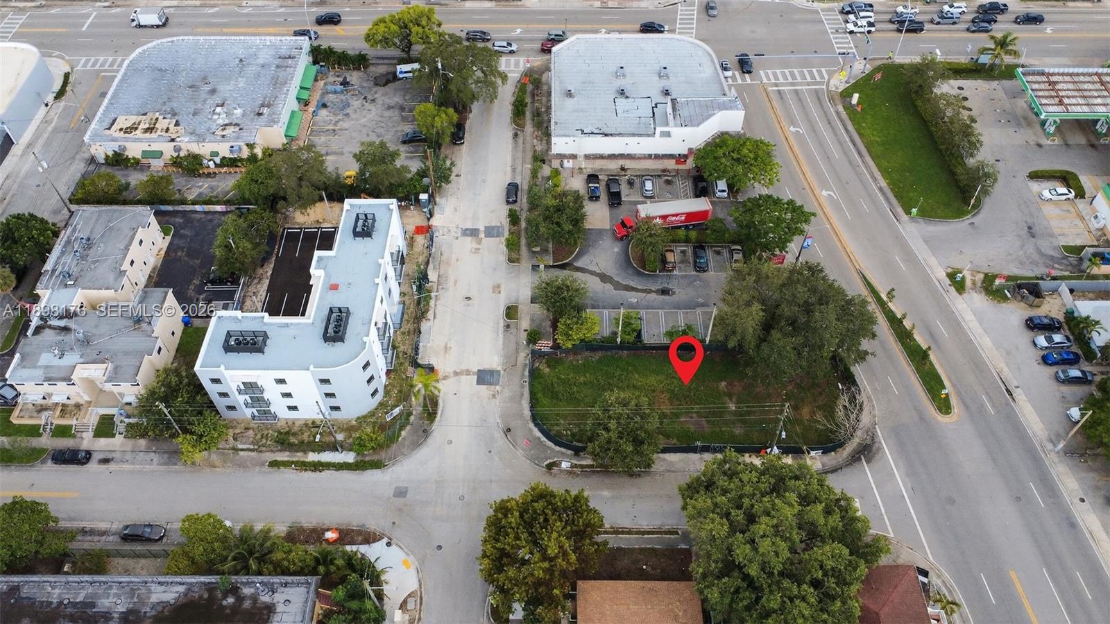 COMMERCIAL CENTER - Land