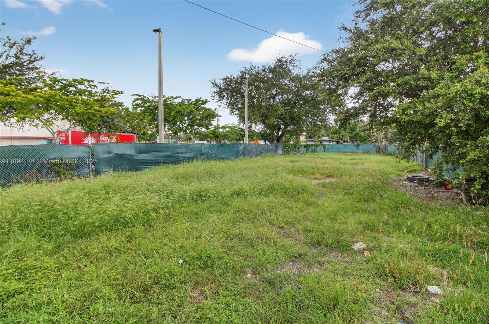 COMMERCIAL CENTER - Land