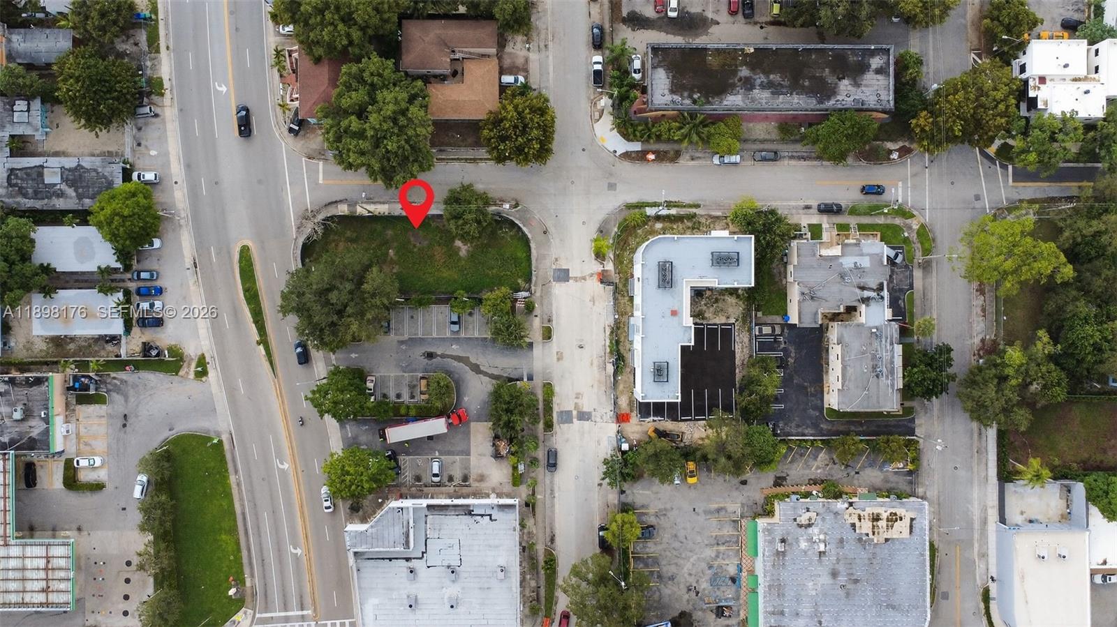 COMMERCIAL CENTER - Land