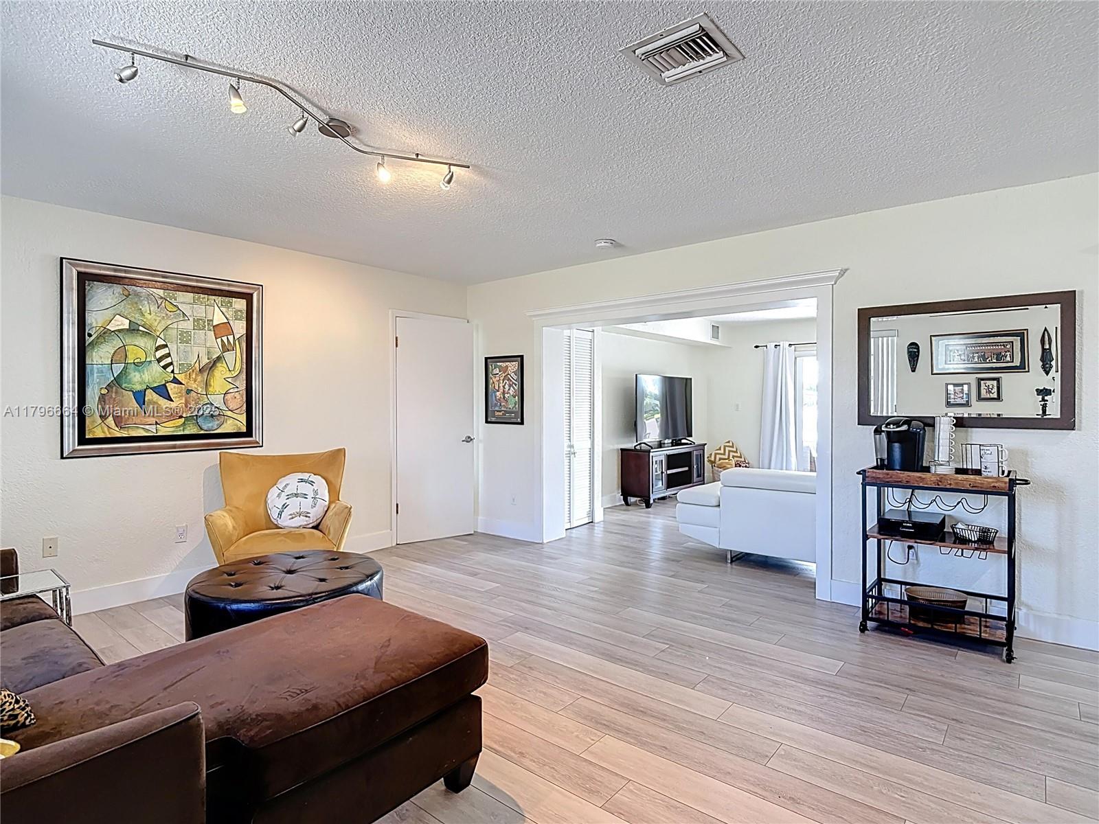 PALM SPRINGS NORTH SEC S - Residential
