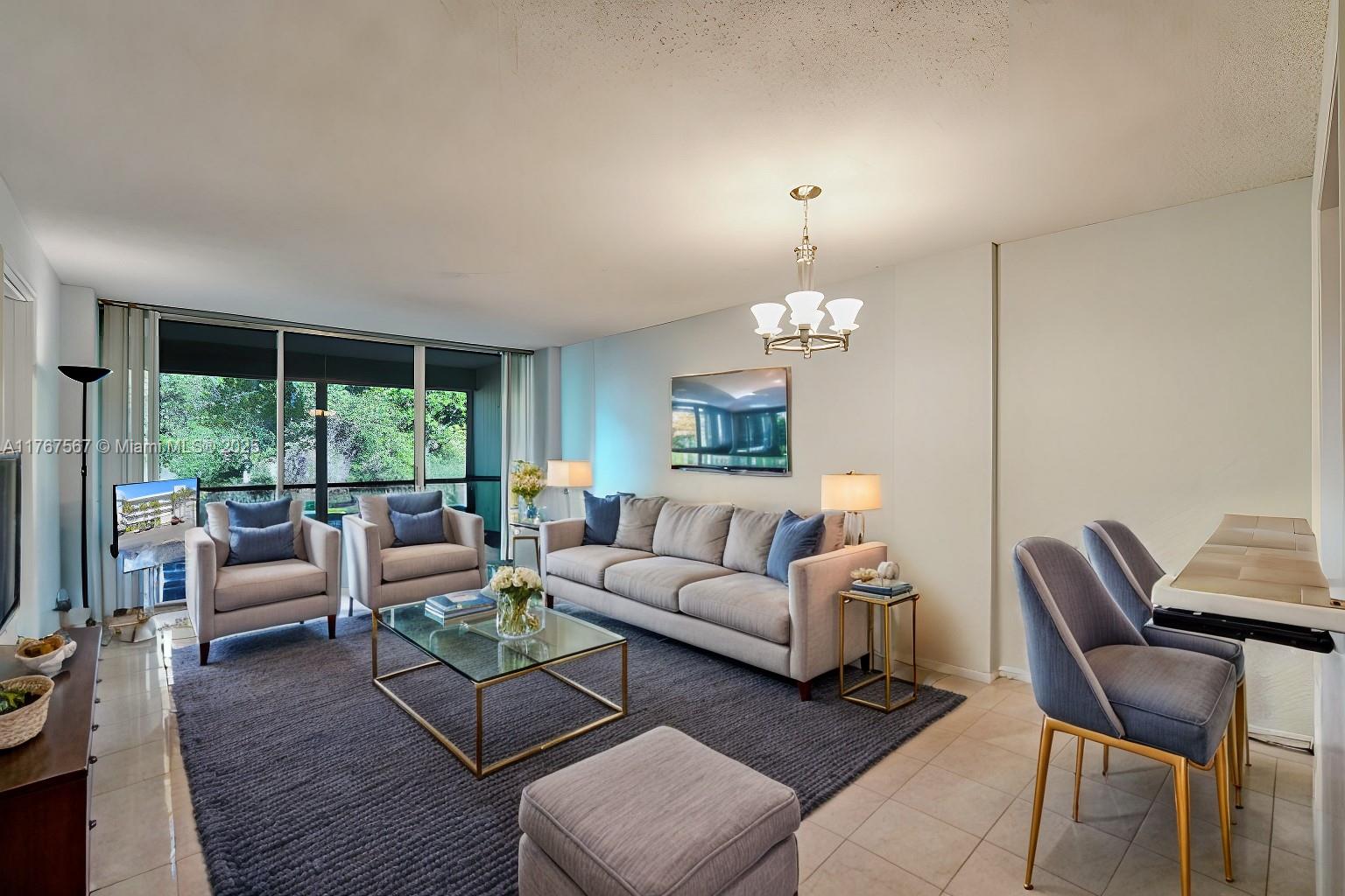 Property for Sale at 101 Royal Park Dr 1A, Oakland Park, Miami-Dade County, Florida - Bedrooms: 2 
Bathrooms: 2  - $154,770