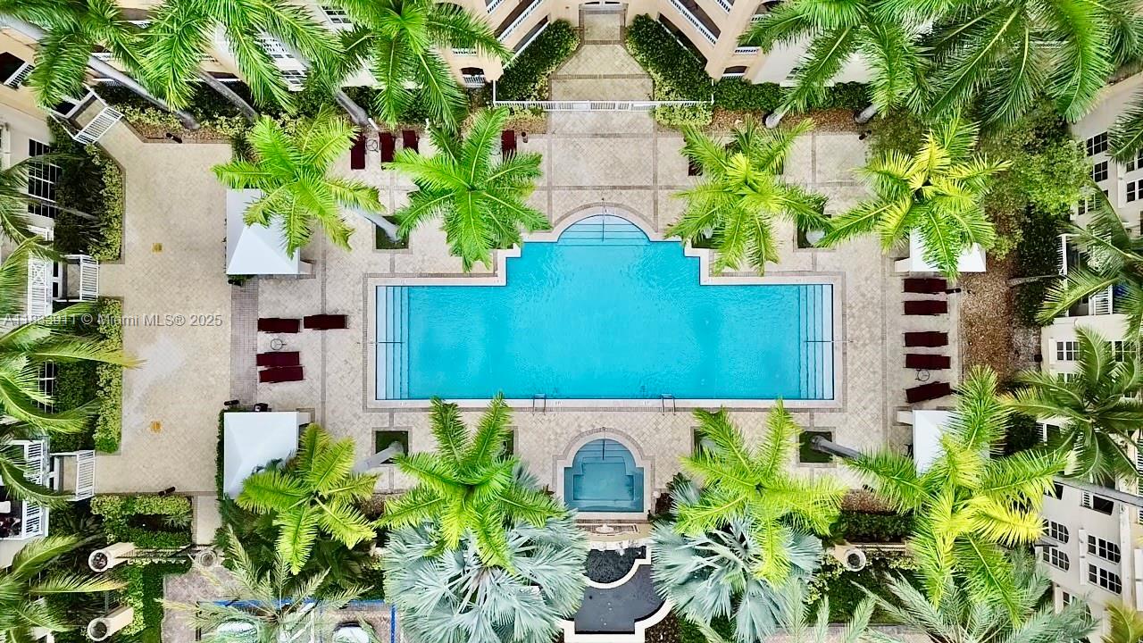 ALAQUA CONDO - Residential