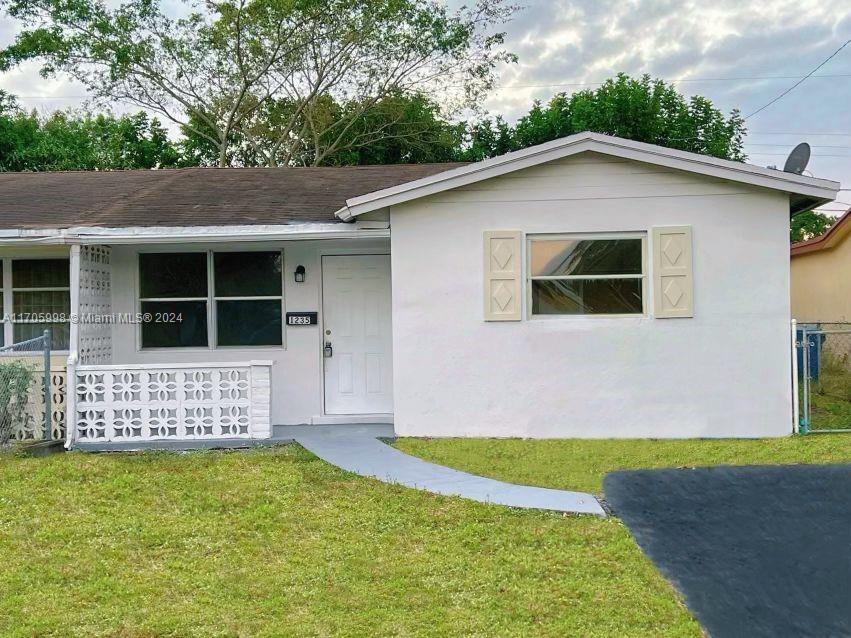 3 bedrooms, 1 bathroom. Spacious house with a fenced backyard. Close to schools, highways, restaurants, and super market. No approval needed.