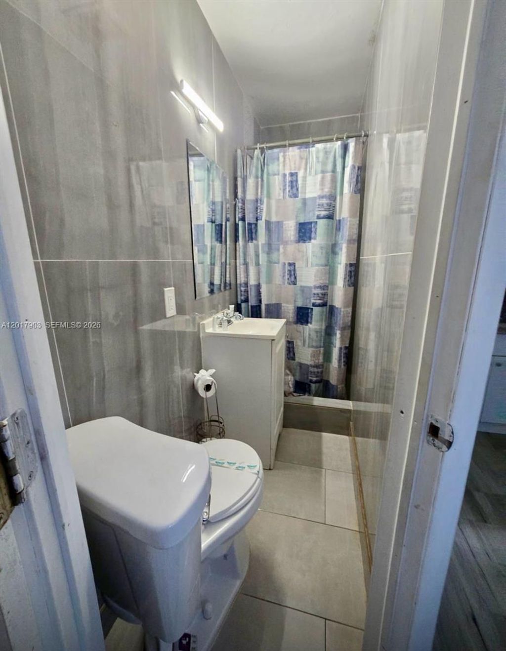 Photo of 109 SE 9th St #6, Hallandale Beach, FL 33009 (MLS # A12017903)