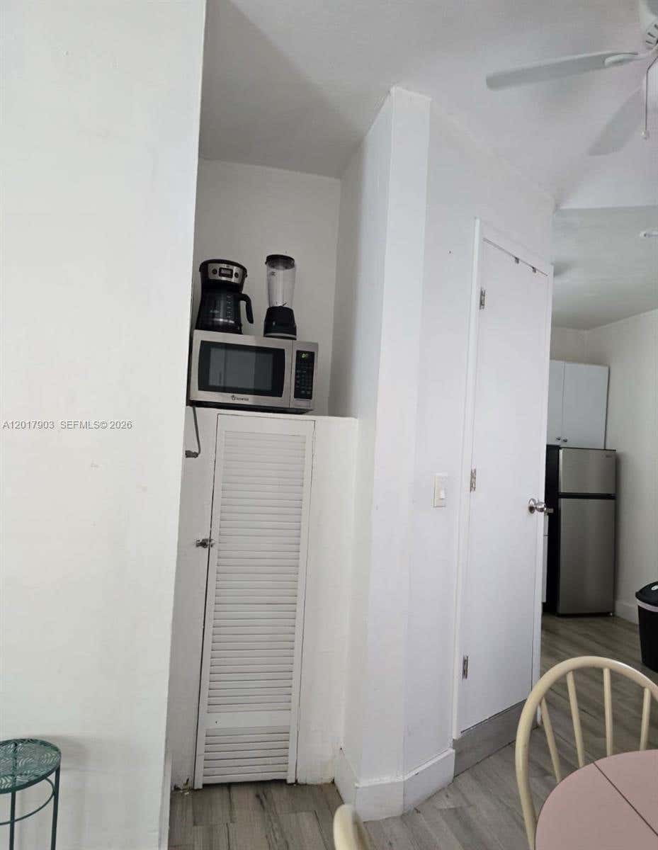 Photo of 109 SE 9th St #6, Hallandale Beach, FL 33009 (MLS # A12017903)