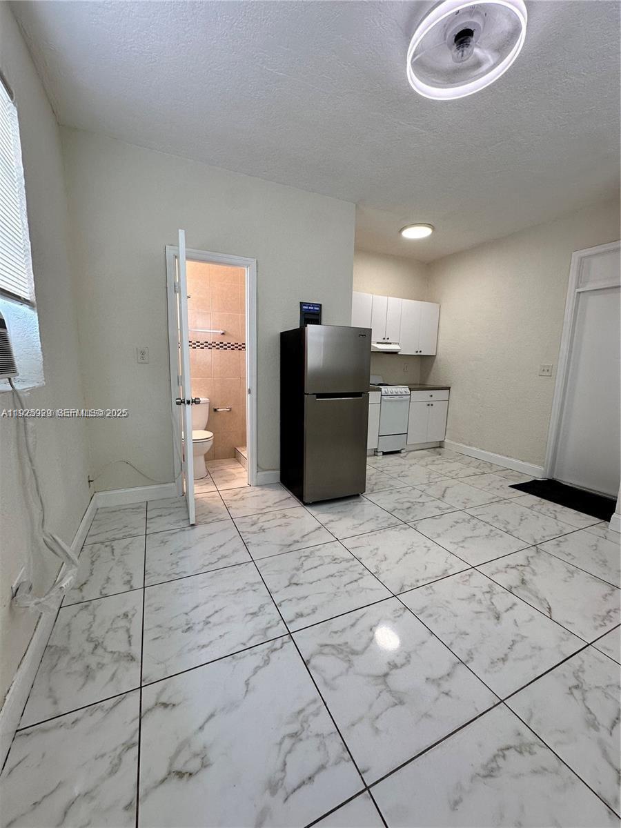 MEEKINS ADD NO 1 - Residential Lease