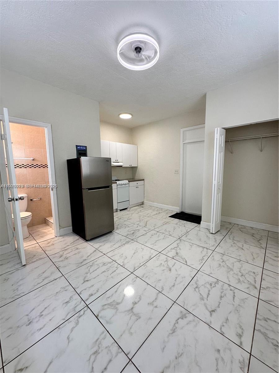 MEEKINS ADD NO 1 - Residential Lease