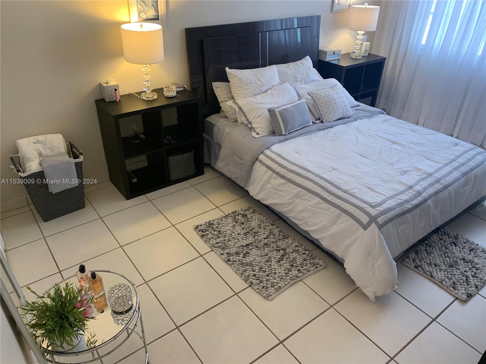 HEMISPHERES CONDO - Residential Lease