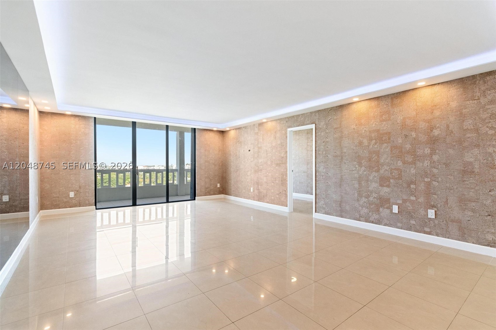 9801 Collins Ave 11-O