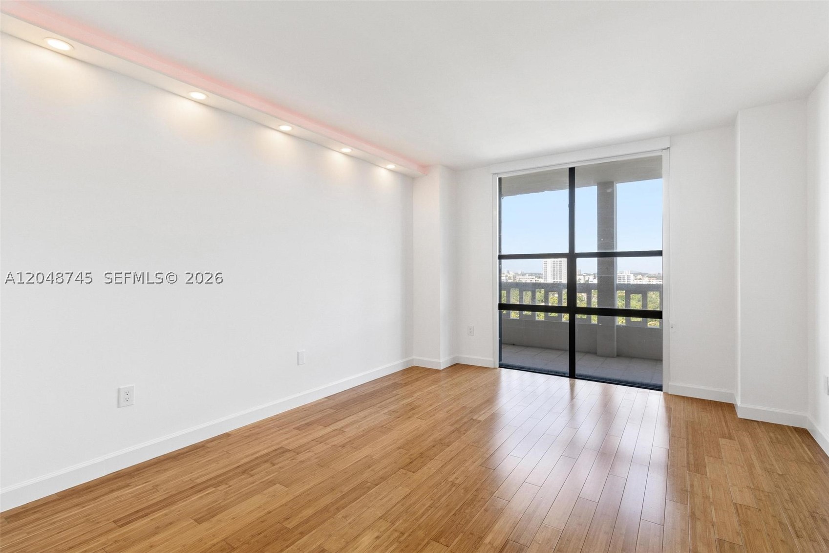 9801 Collins Ave 11-O