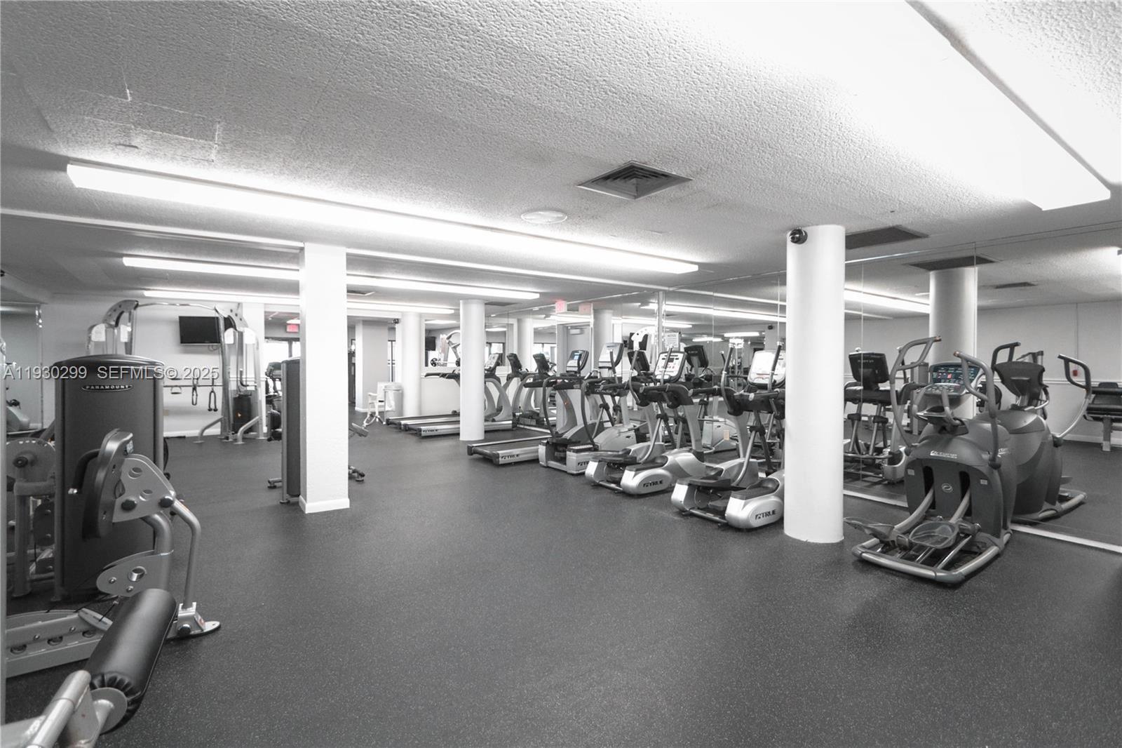 HEMISPHERES CONDO - Residential Lease