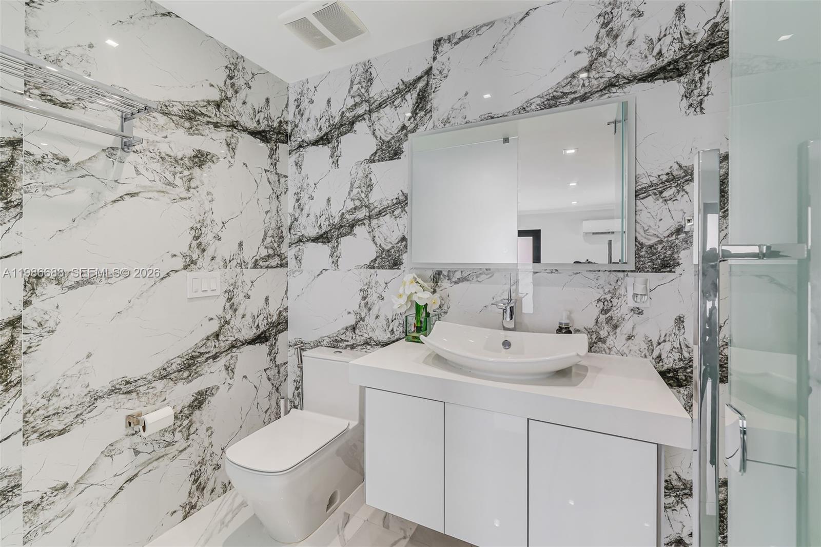 J G HEADS FARMS - Residential