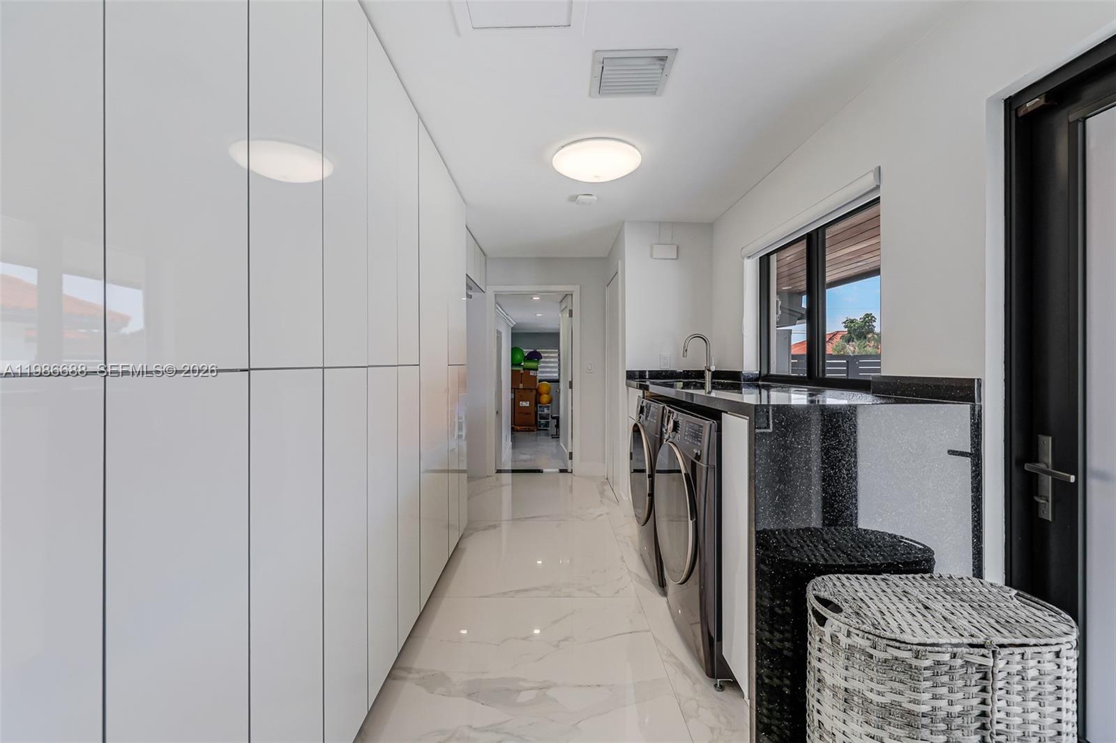 J G HEADS FARMS - Residential