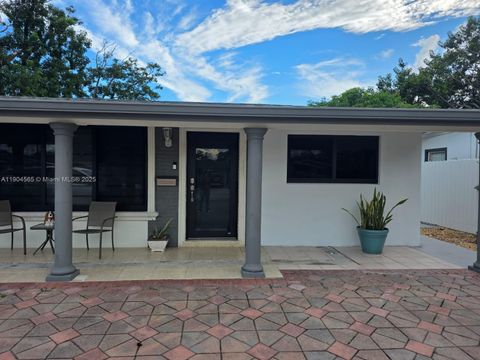 Photo of 7510 Granada Blvd, Miramar, FL 33023 (MLS # A11904565) Photo of 7510 Granada Blvd, Miramar, FL 33023 (MLS # A11904565)