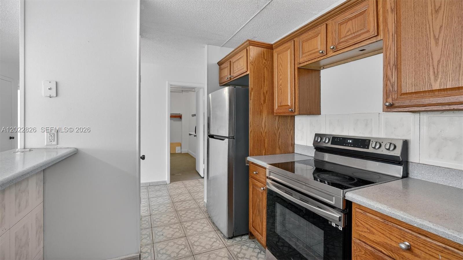 NARANJA LAKES CONDO NO 5 - Residential
