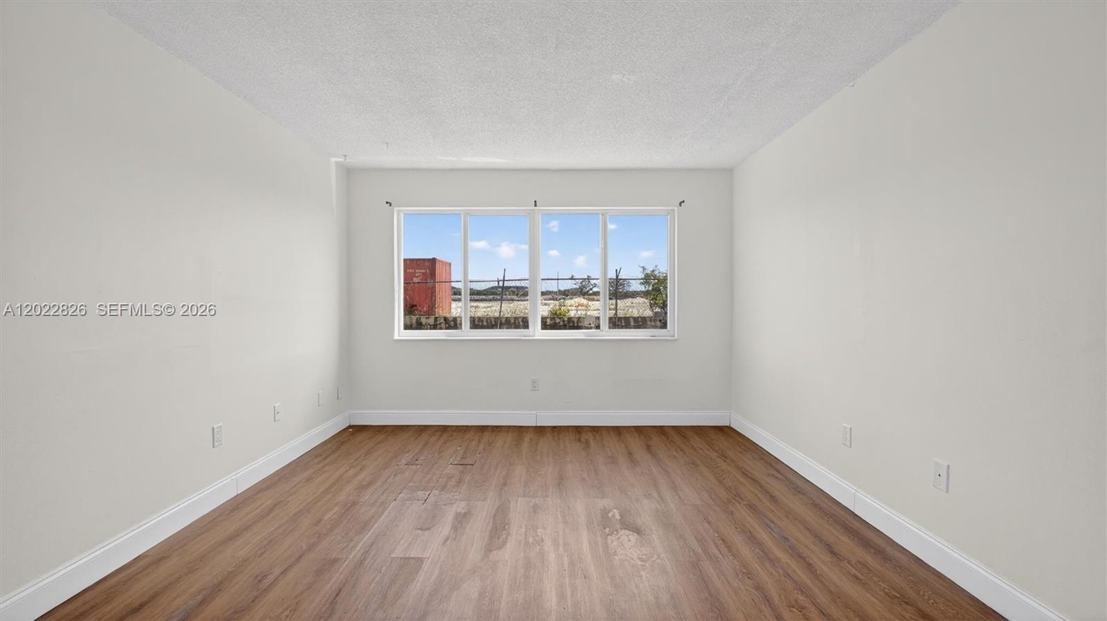 NARANJA LAKES CONDO NO 5 - Residential