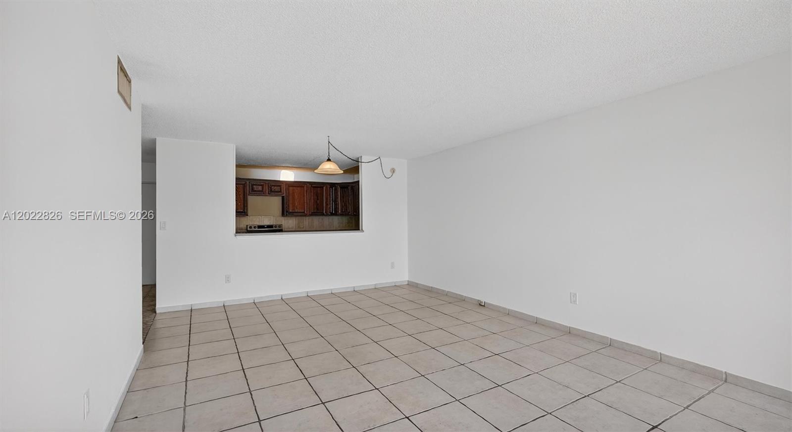 NARANJA LAKES CONDO NO 5 - Residential