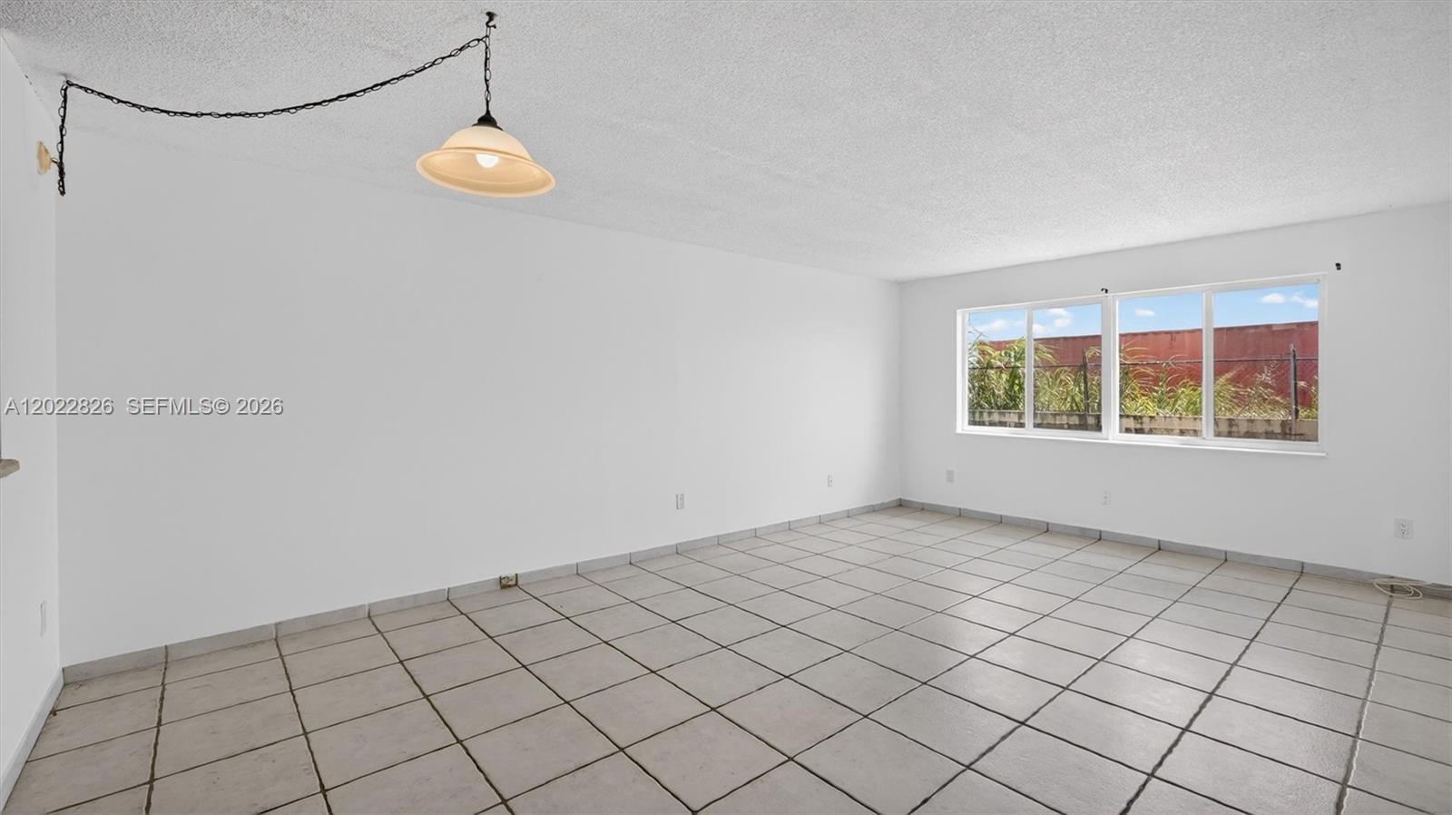 NARANJA LAKES CONDO NO 5 - Residential