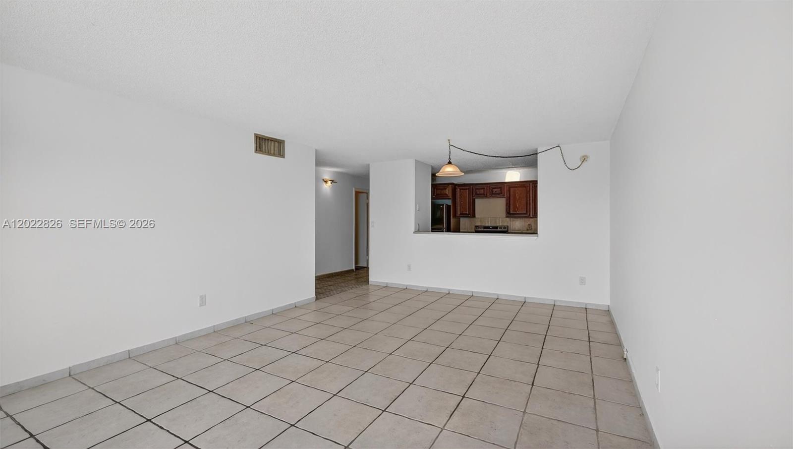 NARANJA LAKES CONDO NO 5 - Residential