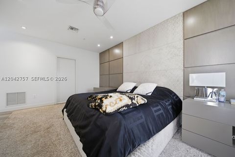 Tiny photo for 710 NE 3rd Ave, Fort Lauderdale, FL 33304 (MLS # A12042757)