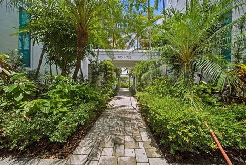 Tiny photo for 710 NE 3rd Ave, Fort Lauderdale, FL 33304 (MLS # A12042757)