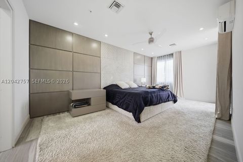 Tiny photo for 710 NE 3rd Ave, Fort Lauderdale, FL 33304 (MLS # A12042757)