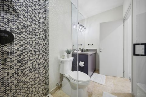 Tiny photo for 710 NE 3rd Ave, Fort Lauderdale, FL 33304 (MLS # A12042757)