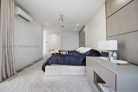 Tiny photo for 710 NE 3rd Ave, Fort Lauderdale, FL 33304 (MLS # A12042757)