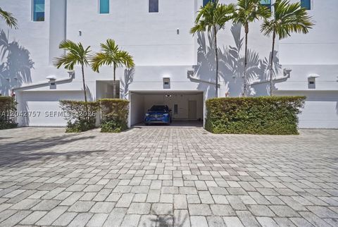 Tiny photo for 710 NE 3rd Ave, Fort Lauderdale, FL 33304 (MLS # A12042757)