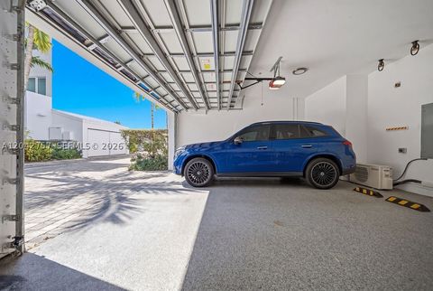 Tiny photo for 710 NE 3rd Ave, Fort Lauderdale, FL 33304 (MLS # A12042757)