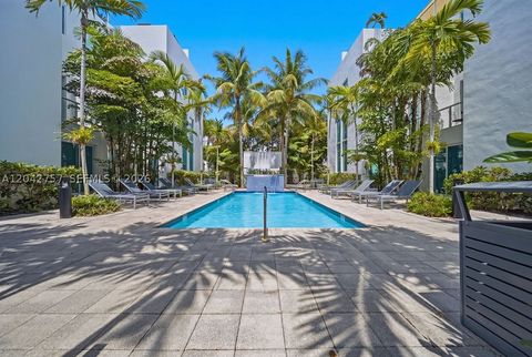 Tiny photo for 710 NE 3rd Ave, Fort Lauderdale, FL 33304 (MLS # A12042757)