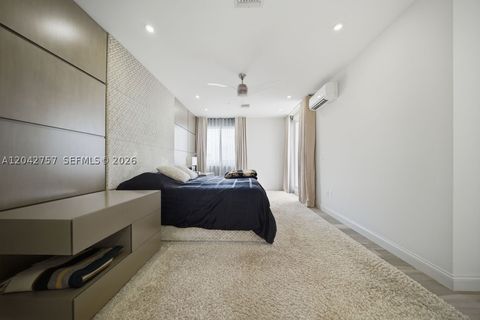 Tiny photo for 710 NE 3rd Ave, Fort Lauderdale, FL 33304 (MLS # A12042757)