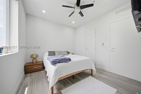 Tiny photo for 710 NE 3rd Ave, Fort Lauderdale, FL 33304 (MLS # A12042757)