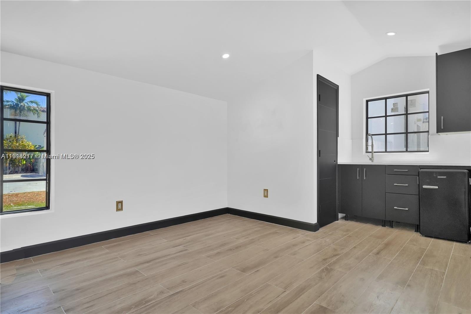 LAKE VIEW SUB - Residential Lease