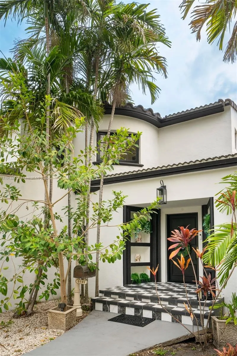 Miami Beach, Florida 33140, United States, 5 Bedrooms Bedrooms, ,5 BathroomsBathrooms,Residential,Active,243387