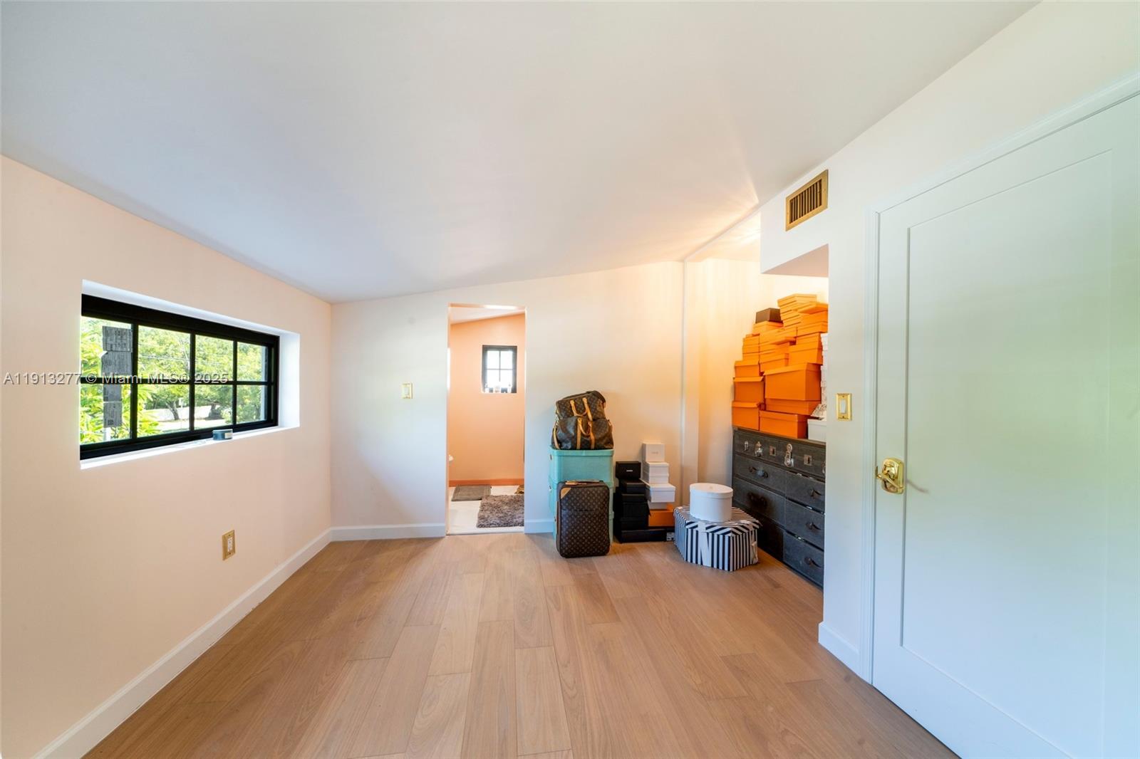 LAKE VIEW SUB - Residential Lease