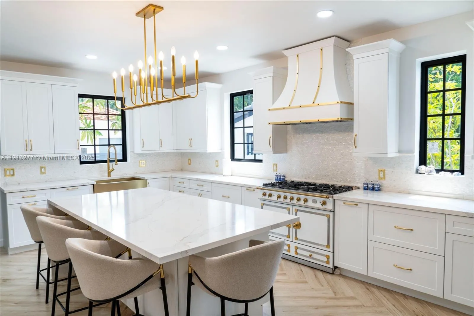 Miami Beach, Florida 33140, United States, 5 Bedrooms Bedrooms, ,5 BathroomsBathrooms,Residential,Active,243387