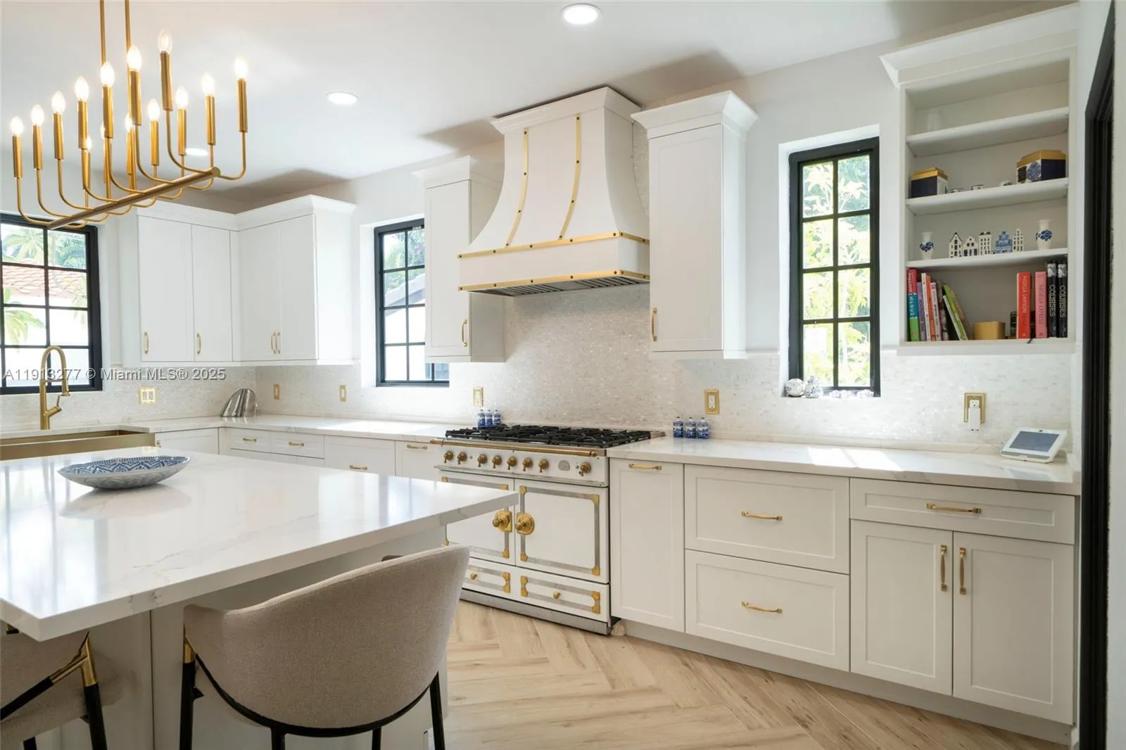 Miami Beach, Florida 33140, United States, 5 Bedrooms Bedrooms, ,5 BathroomsBathrooms,Residential,Active,243387