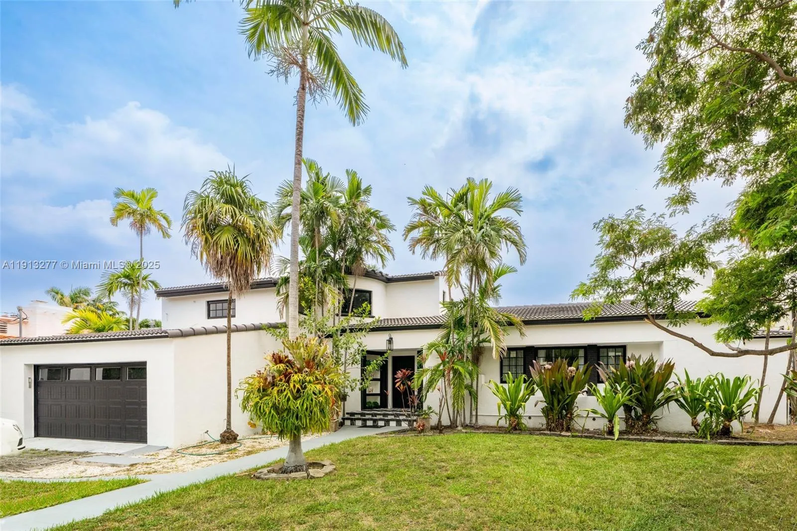 Miami Beach, Florida 33140, United States, 5 Bedrooms Bedrooms, ,5 BathroomsBathrooms,Residential,Active,243387