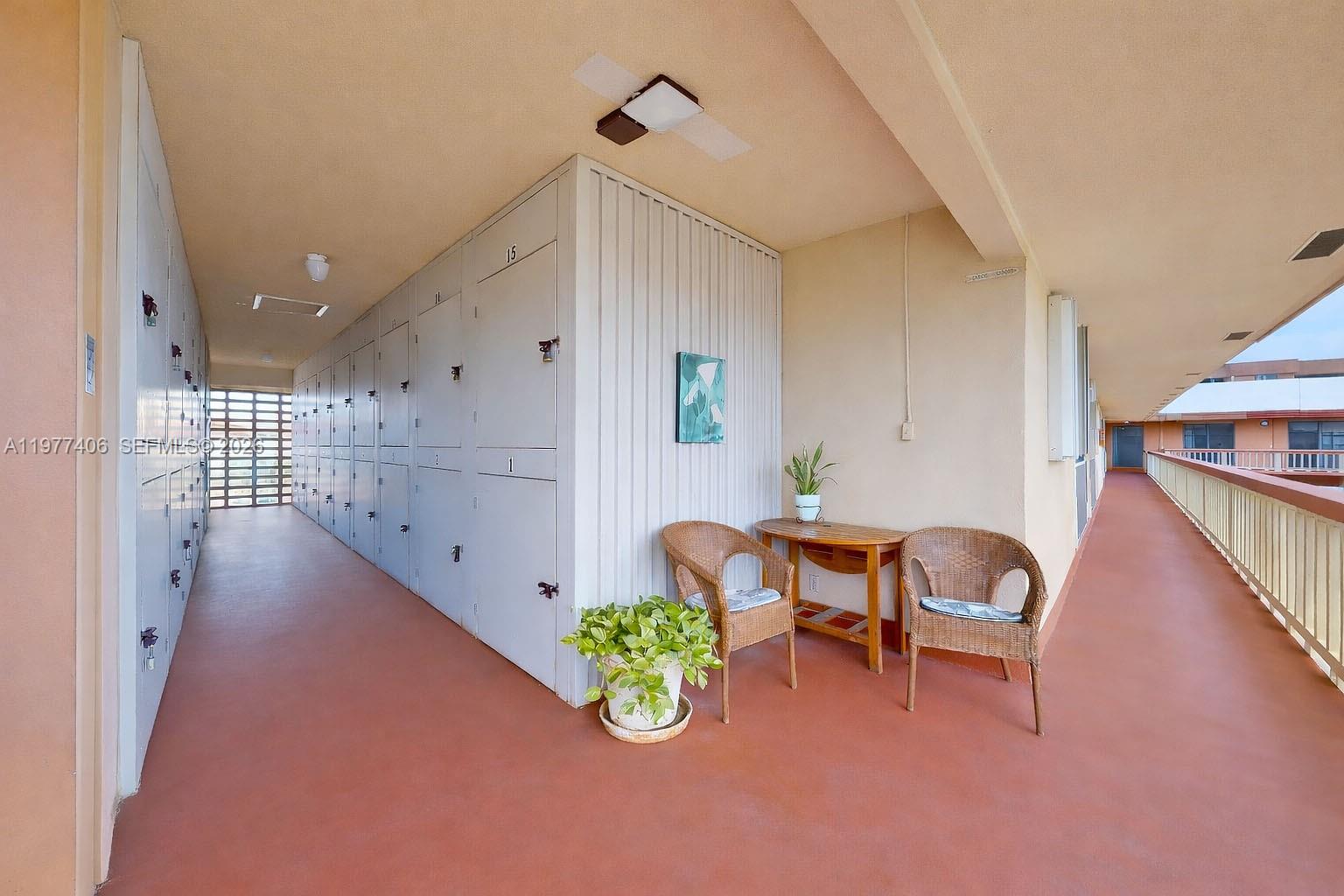 BEVERLY HILLS CONDO NUMBE - Residential