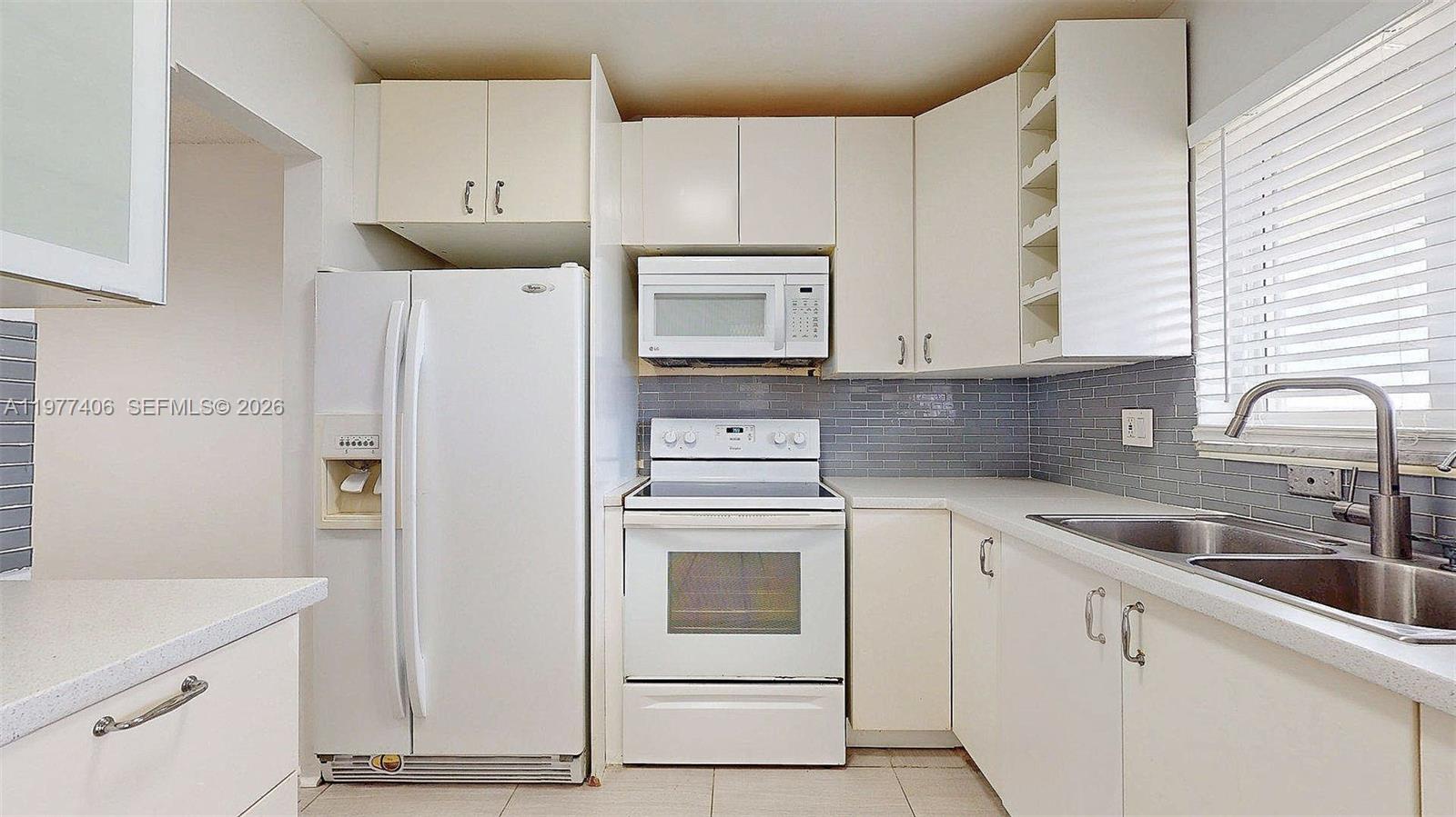 BEVERLY HILLS CONDO NUMBE - Residential