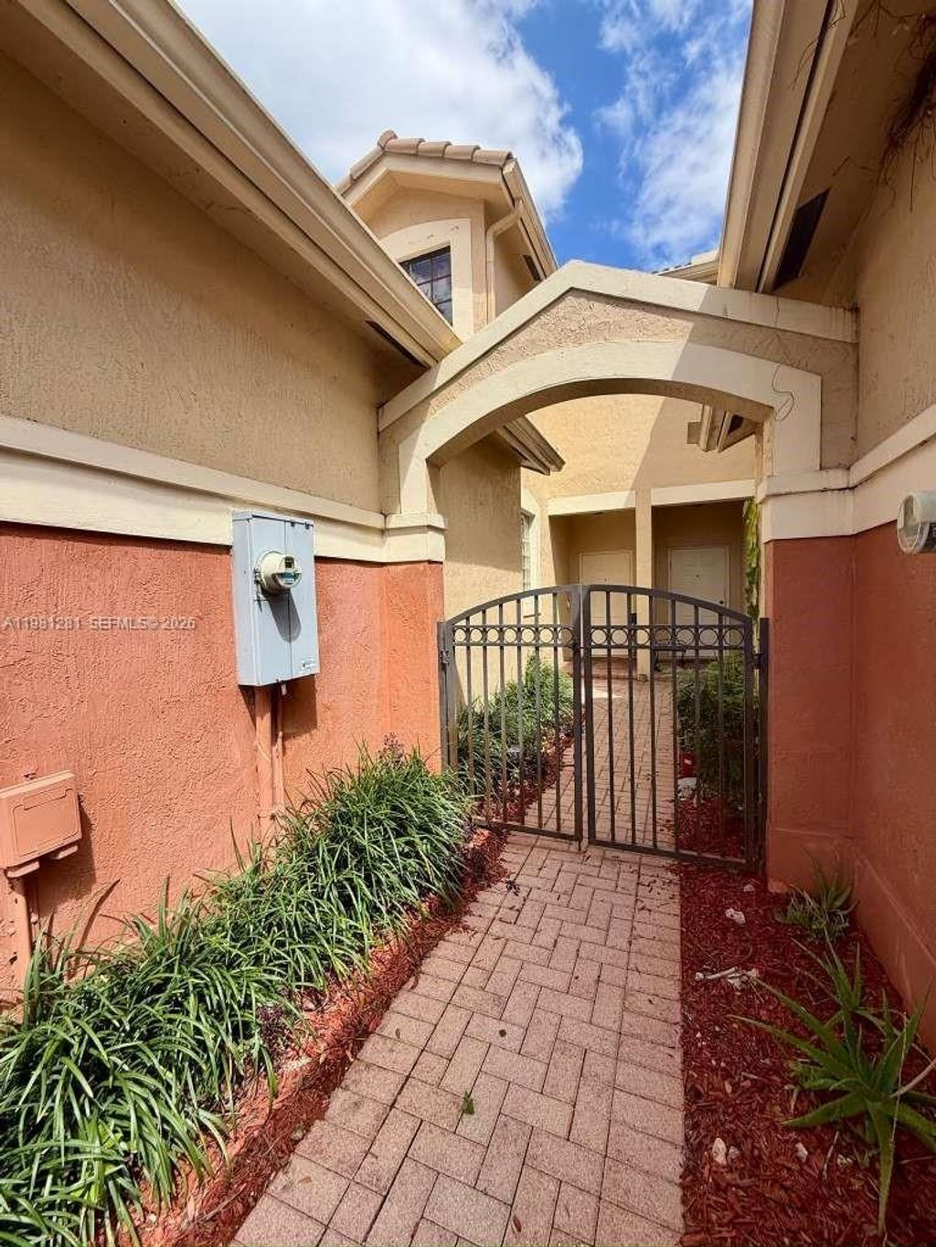 Photo of 3813 Tree Top Dr, Weston, FL 33332 (MLS # A11981281)