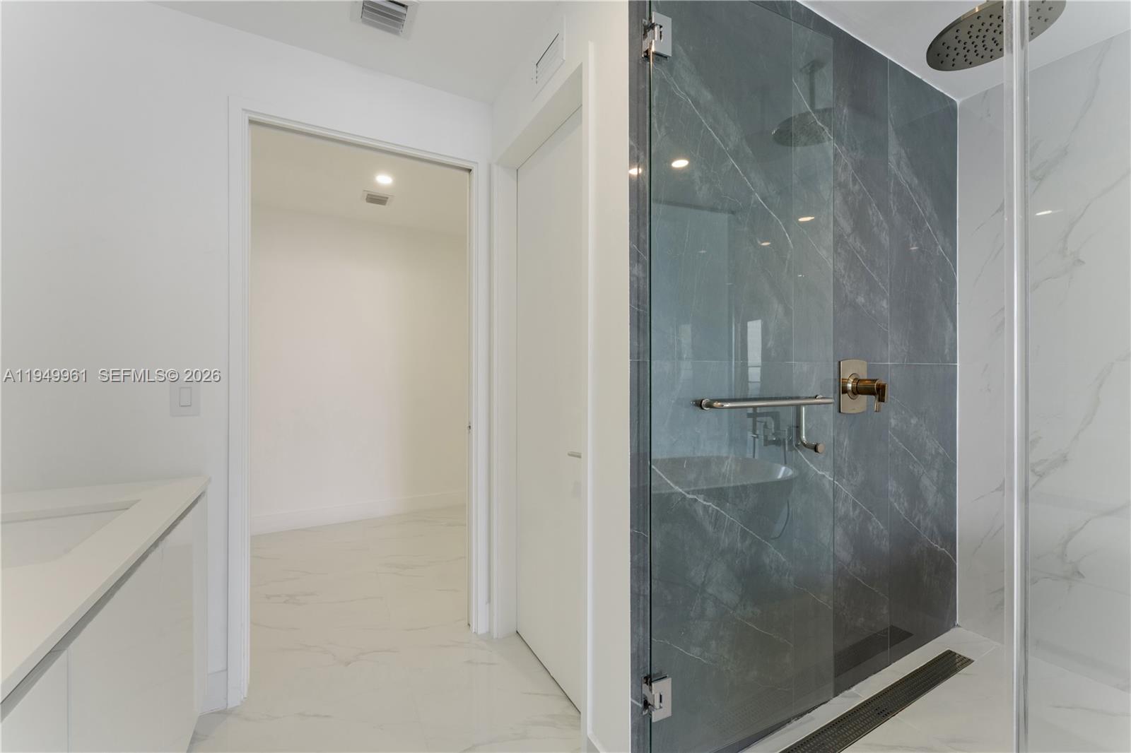 Bay Breeze - Residential