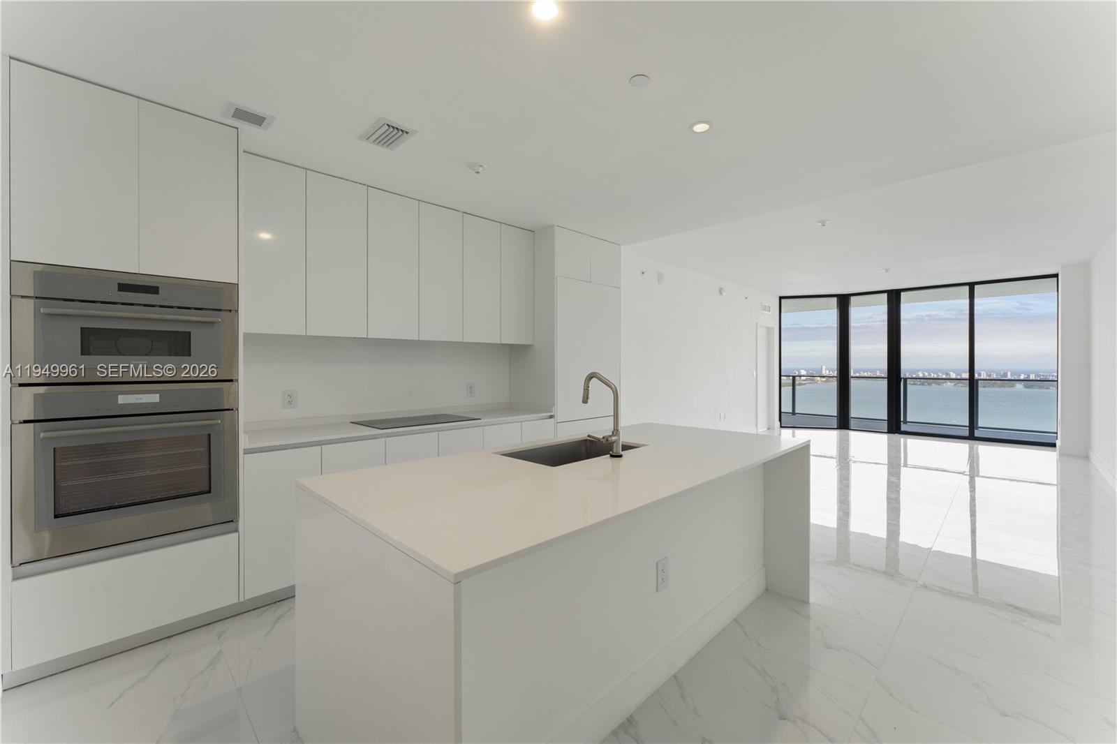 View photos, virtual tours, details... 700 NE 24th Street 4503