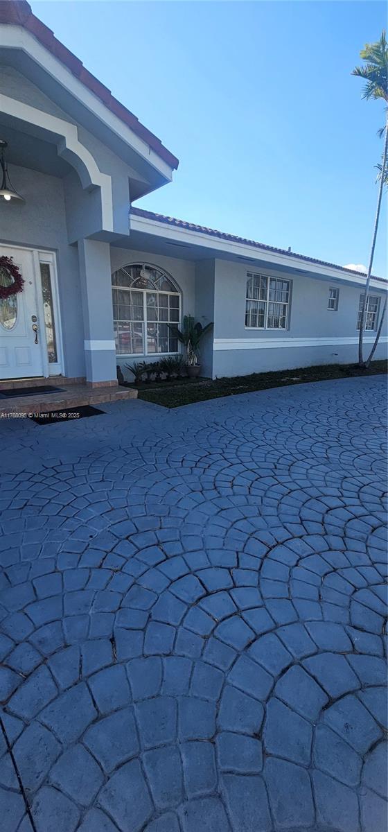 Rental Property at 2840 Sw 137th Ave, Miami, Broward County, Florida - Bedrooms: 4 
Bathrooms: 3  - $3,850 MO.