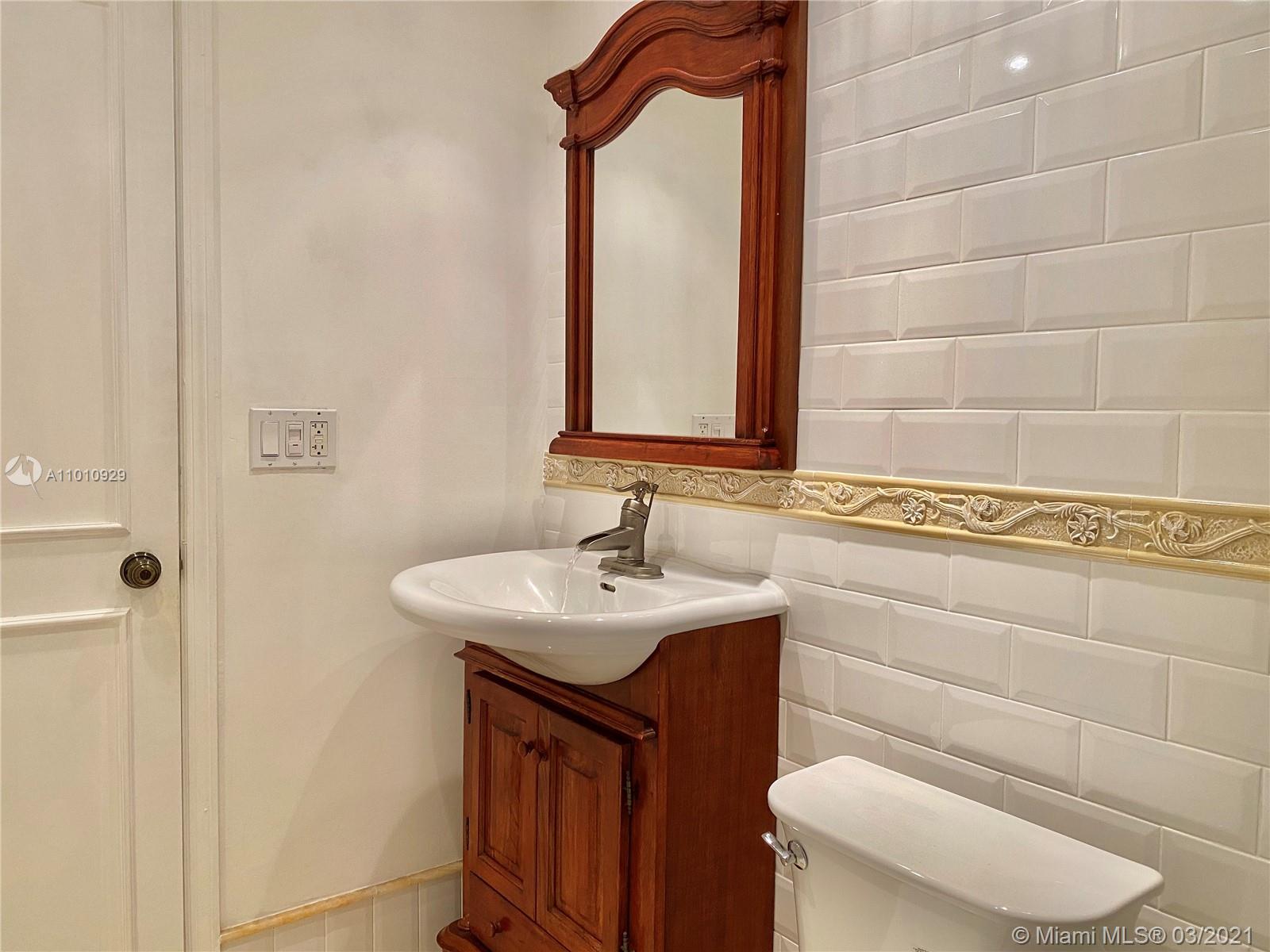 ROYAL PALM AT PLANTATION - Residential Lease