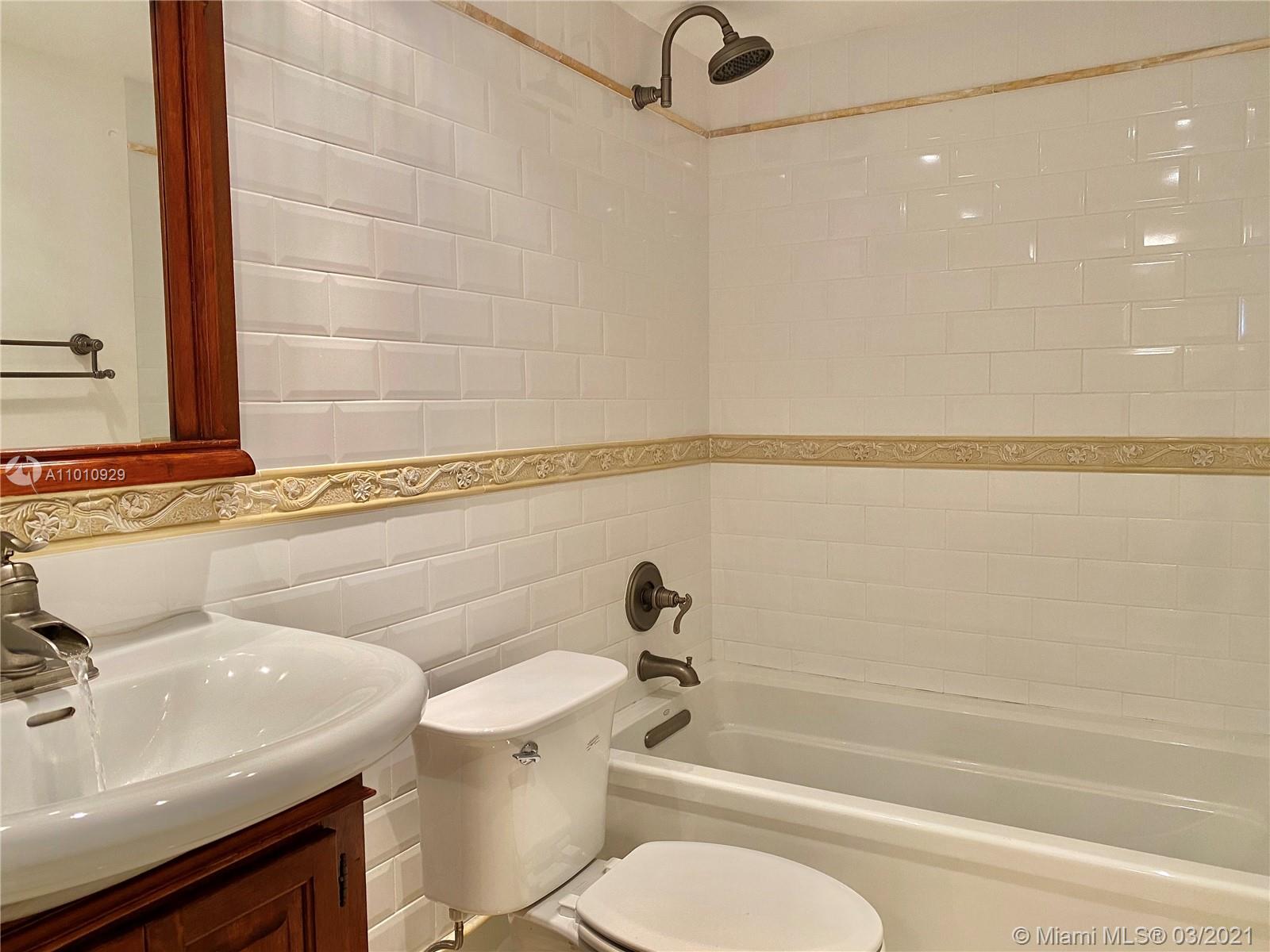 ROYAL PALM AT PLANTATION - Residential Lease