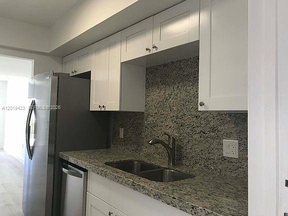881 Ocean Dr TH11