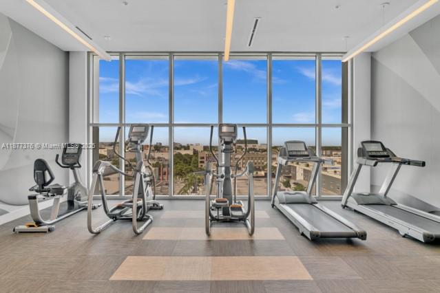 QUADRO CONDO - Residential